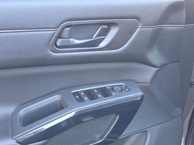 2024 Nissan Pathfinder S 2WD