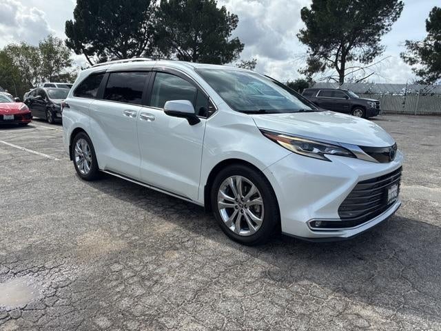 2022 Toyota Sienna Platinum FWD 7-Passenger (Natl)