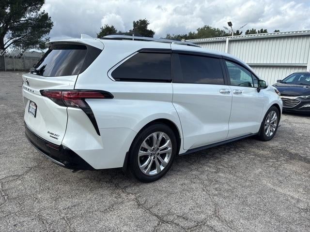 2022 Toyota Sienna Platinum FWD 7-Passenger (Natl)