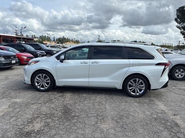 2022 Toyota Sienna Platinum FWD 7-Passenger (Natl)