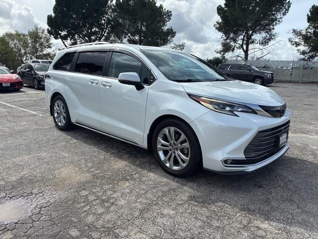 2022 Toyota Sienna Platinum FWD 7-Passenger (Natl)
