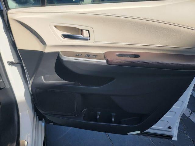 2022 Toyota Sienna Platinum FWD 7-Passenger (Natl)