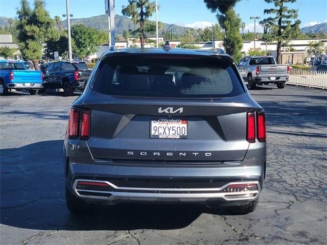 2022 Kia Sorento S FWD