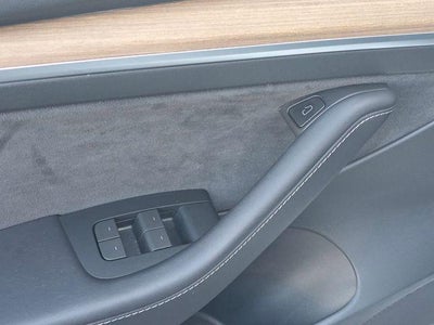2023 Tesla Model 3 RWD