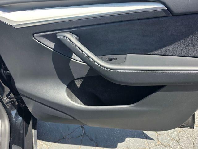 2025 Tesla Model Y Long Range AWD *Ltd Avail*