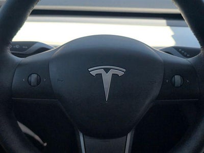 2025 Tesla Model Y Long Range AWD *Ltd Avail*