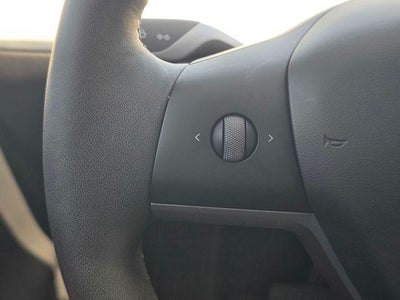 2025 Tesla Model Y Long Range AWD *Ltd Avail*