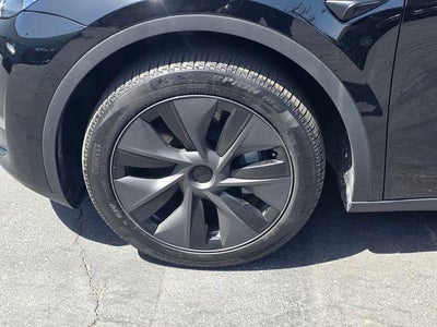 2025 Tesla Model Y Long Range AWD *Ltd Avail*