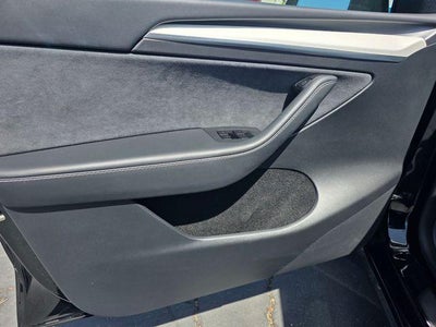 2025 Tesla Model Y Long Range AWD *Ltd Avail*