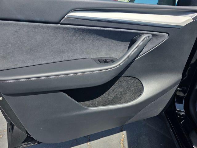 2025 Tesla Model Y Long Range AWD *Ltd Avail*